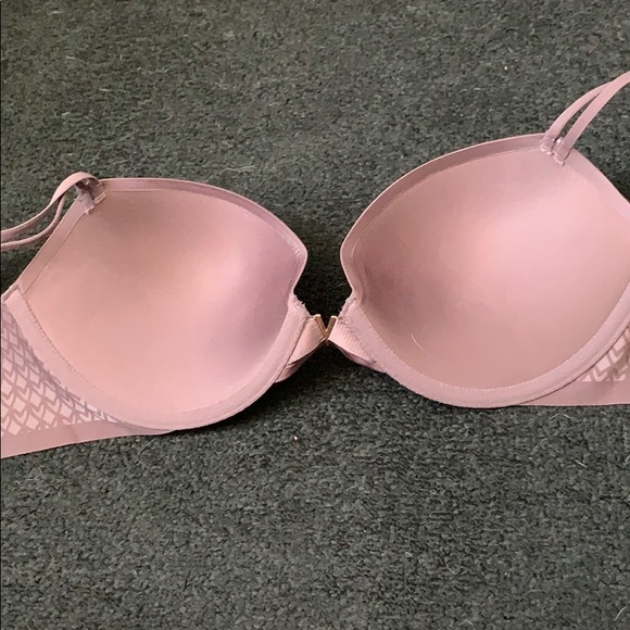 Victoria’s Secret Push up Demi - Picture 5 of 6